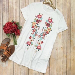 Flaunt Boutique UMGEE white floral dress